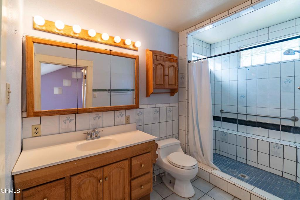 1331 Richmond Road Santa Paula, CA 93060 - Photo 22 of 43 1331 Richmond Rd - Bathroom B