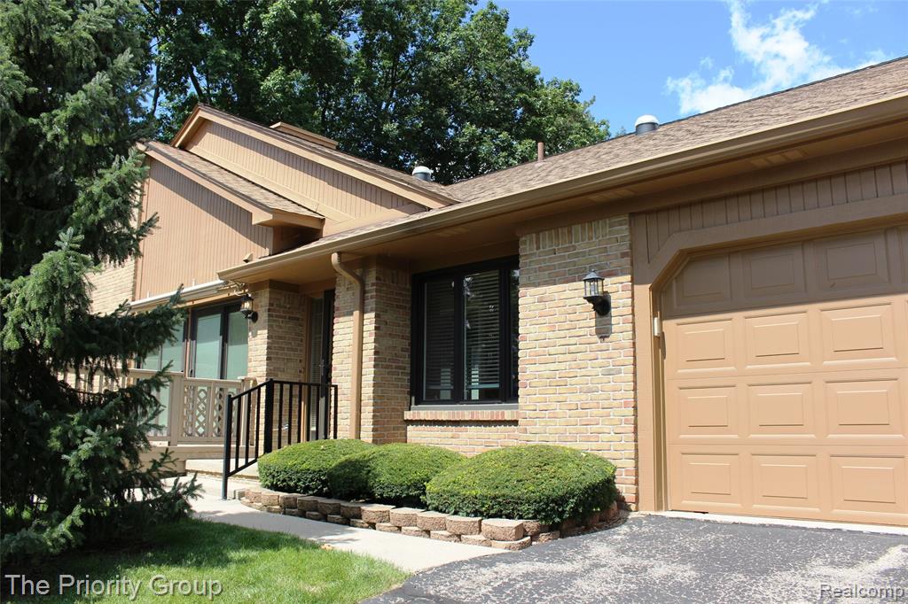 2182 London Bridge Drive, Unit 38 Rochester Hills, MI 48307 - Photo 2 of 49