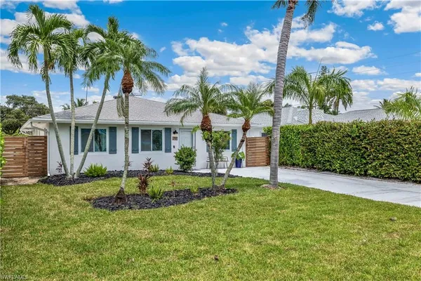 $9,000 | 791 94th Avenue North, Naples, FL 34108