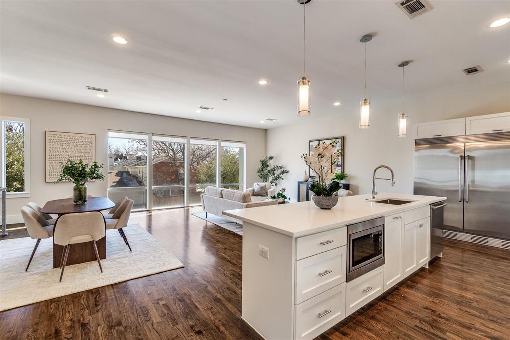 1419 Hubert Street Dallas, TX 75206 - Photo 11 of 29