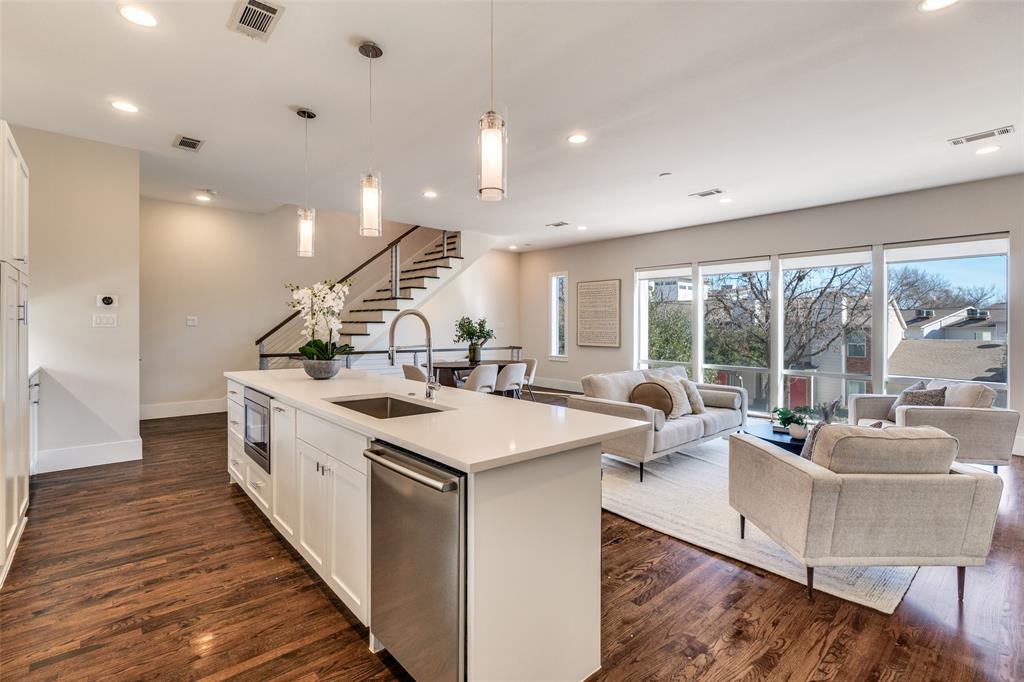 1419 Hubert Street Dallas, TX 75206 - Photo 12 of 29