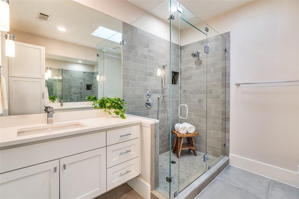 1419 Hubert Street Dallas, TX 75206 - Photo 20 of 29