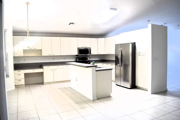 $3,450 | 6166 Cotton Rose Lane, Lake Worth, FL 33467