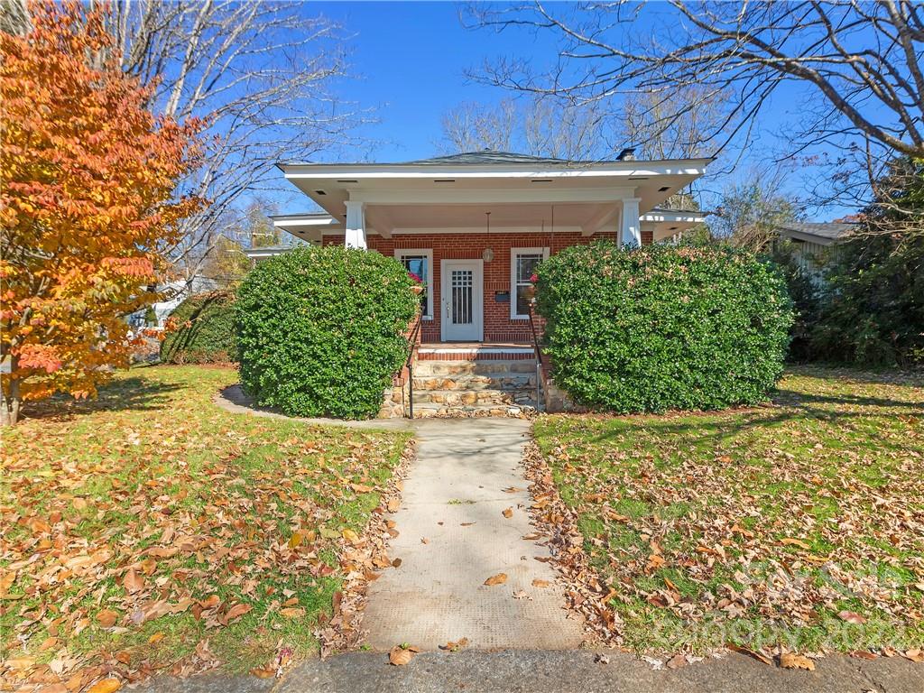218 West Main Street Brevard, NC 28712 - Photo 2 of 48 front view of a house
