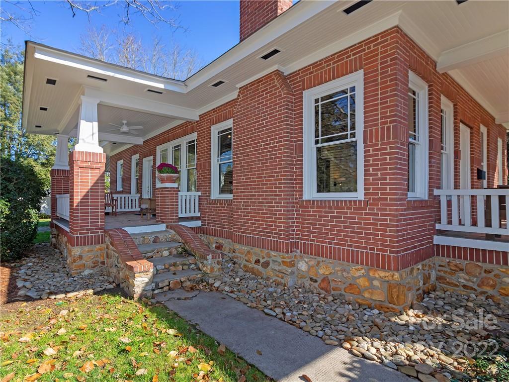 218 West Main Street Brevard, NC 28712 - Photo 7 of 48