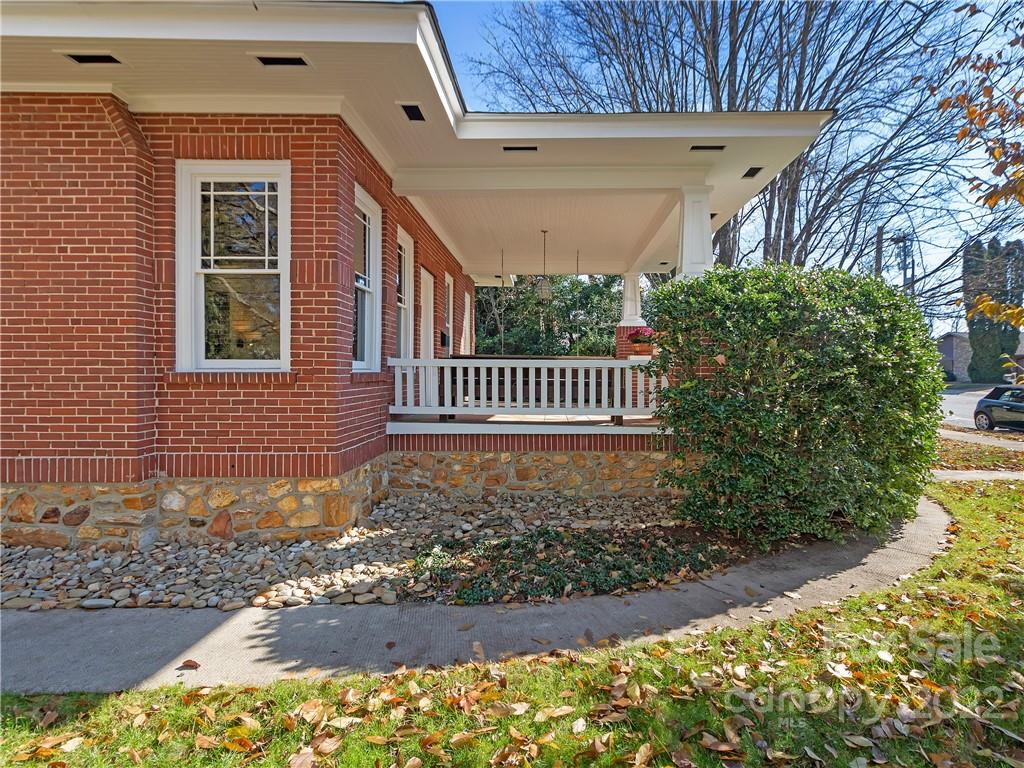 218 West Main Street Brevard, NC 28712 - Photo 8 of 48