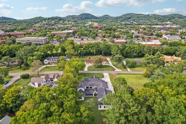 $6,725,000 | 5205 Williamsburg Road, Brentwood, TN 37027