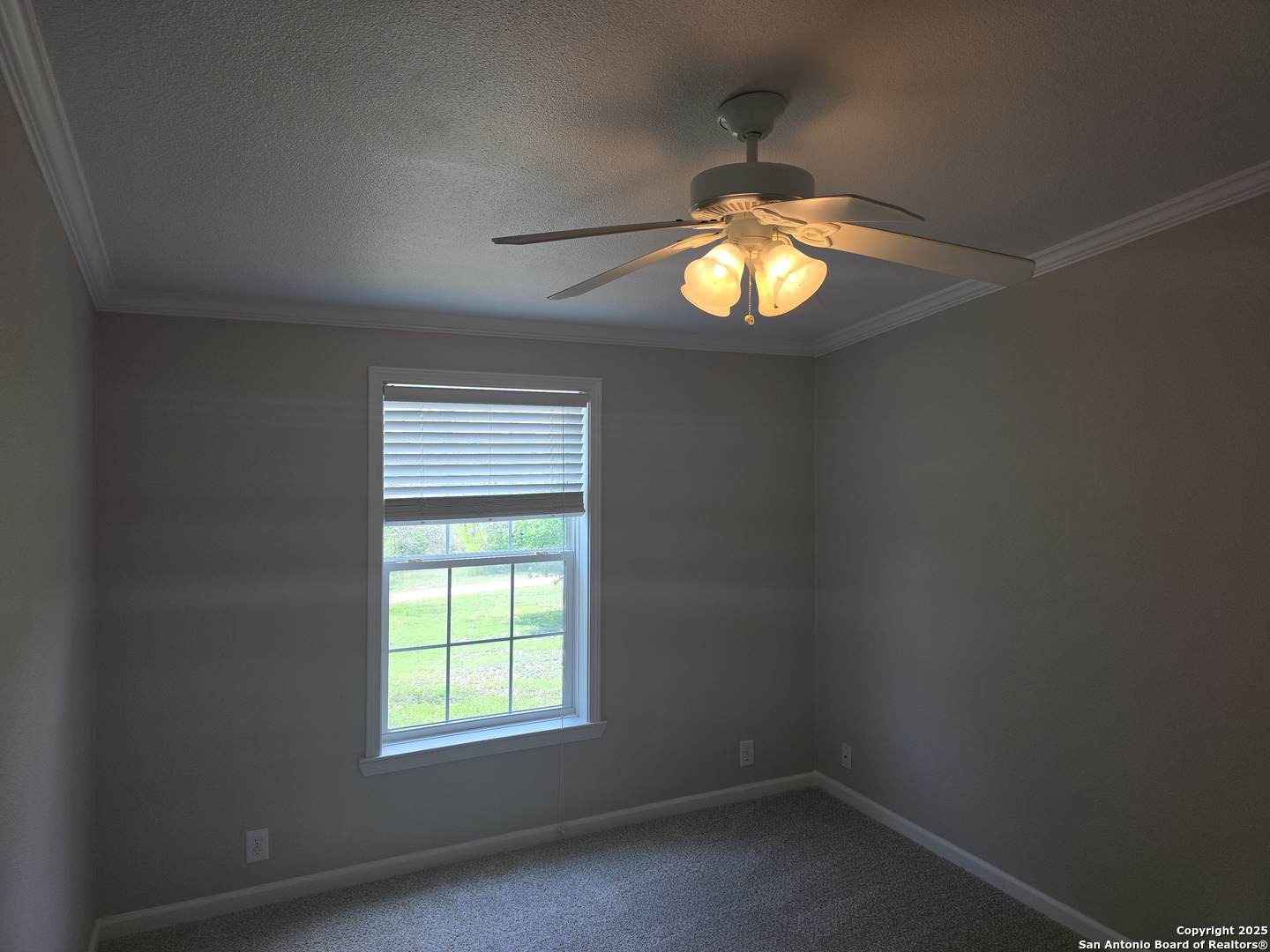 7940 County Road 279 Rio Medina, TX 78066 - Photo 23 of 33 an empty room that has a window
