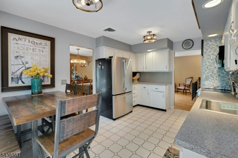 50 Crestwood Road Rockaway, NJ 07866 - Photo 12 of 37