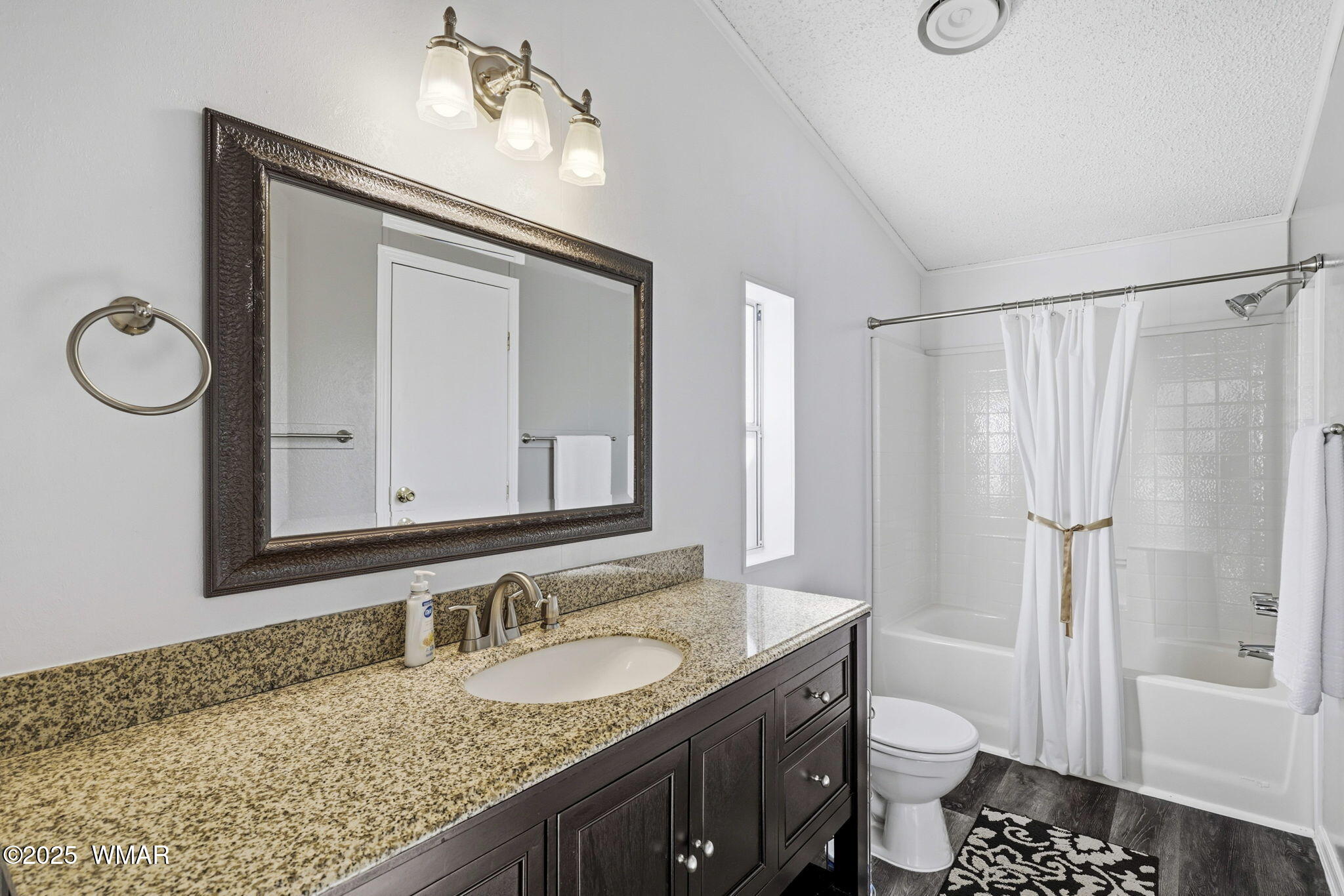 1535 Cheetah Way Eagar, AZ 85925 - Photo 14 of 34 Primary Bathroom