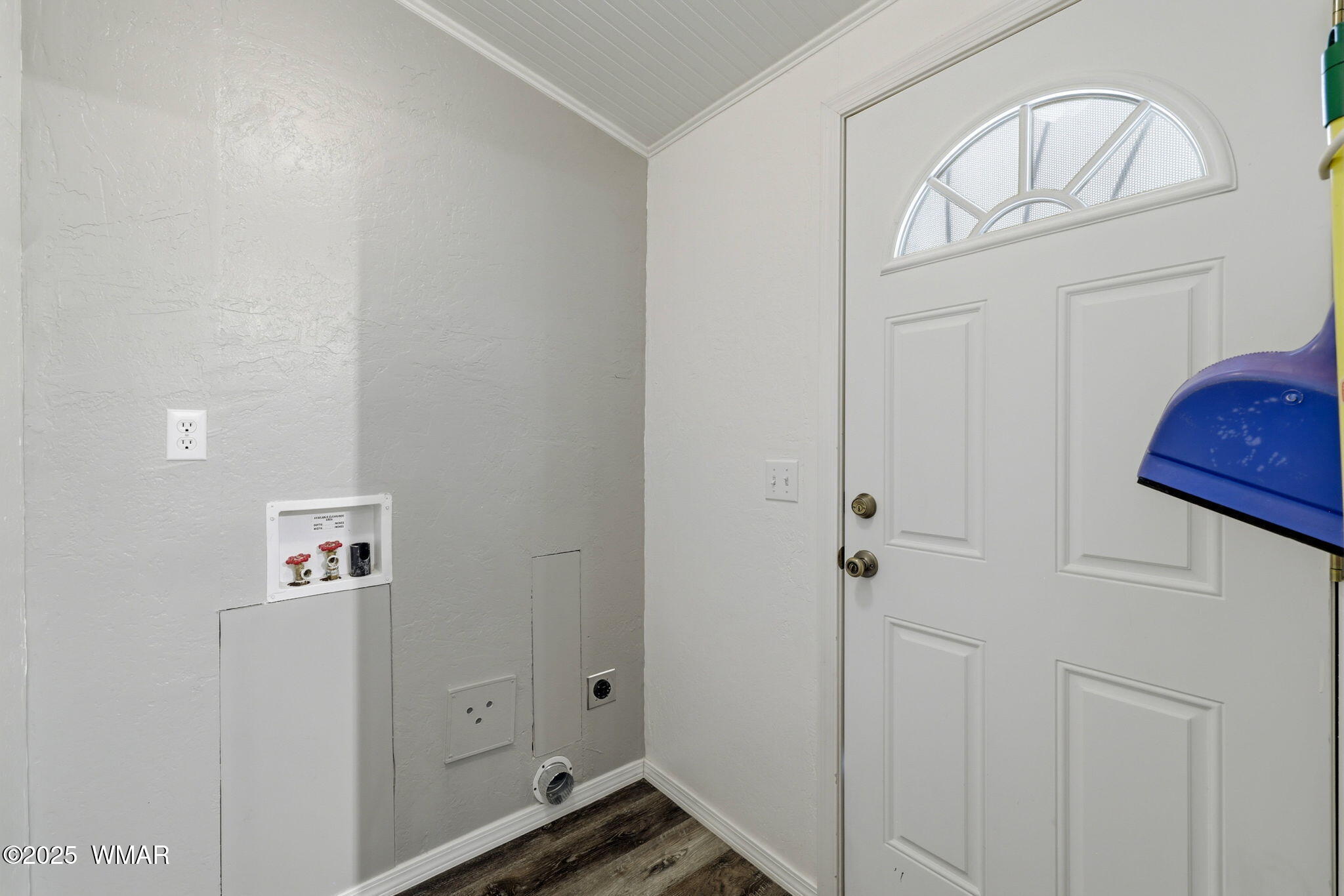 1535 Cheetah Way Eagar, AZ 85925 - Photo 18 of 34 Laundry