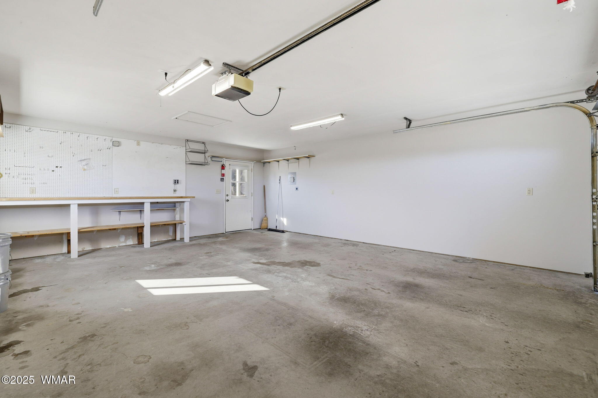 1535 Cheetah Way Eagar, AZ 85925 - Photo 26 of 34 Garage
