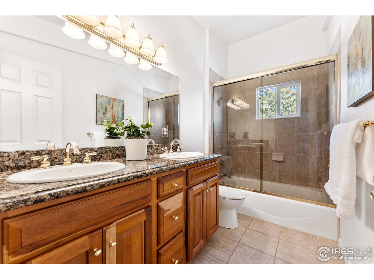 5339 Olde Stage Road Boulder, CO 80302 - Photo 16 of 40 Main Level Full bath