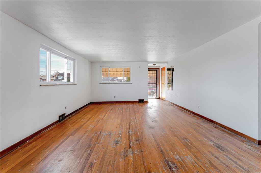 4292 Glen Lytle Road Pittsburgh, PA 15217 - Photo 4 of 25 Gallery Image 4