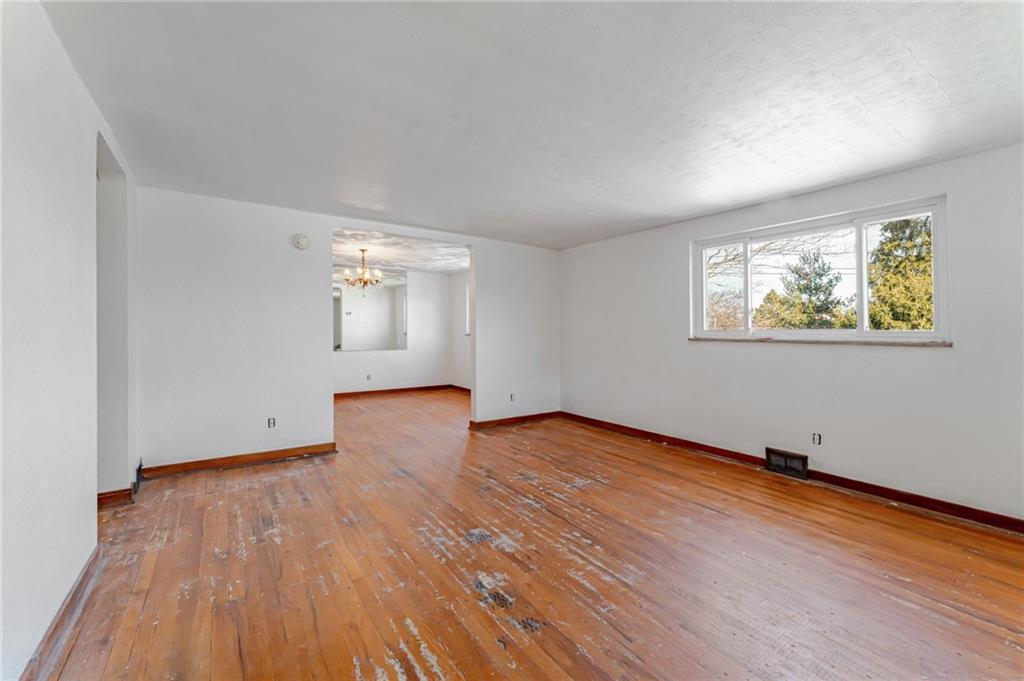 4292 Glen Lytle Road Pittsburgh, PA 15217 - Photo 7 of 25 Gallery Image 7