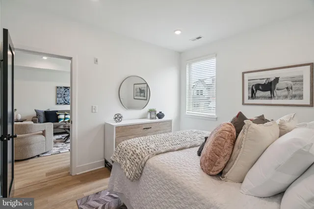 $1,400 | 1419 West Grange Avenue, Unit 411, Philadelphia, PA 19141