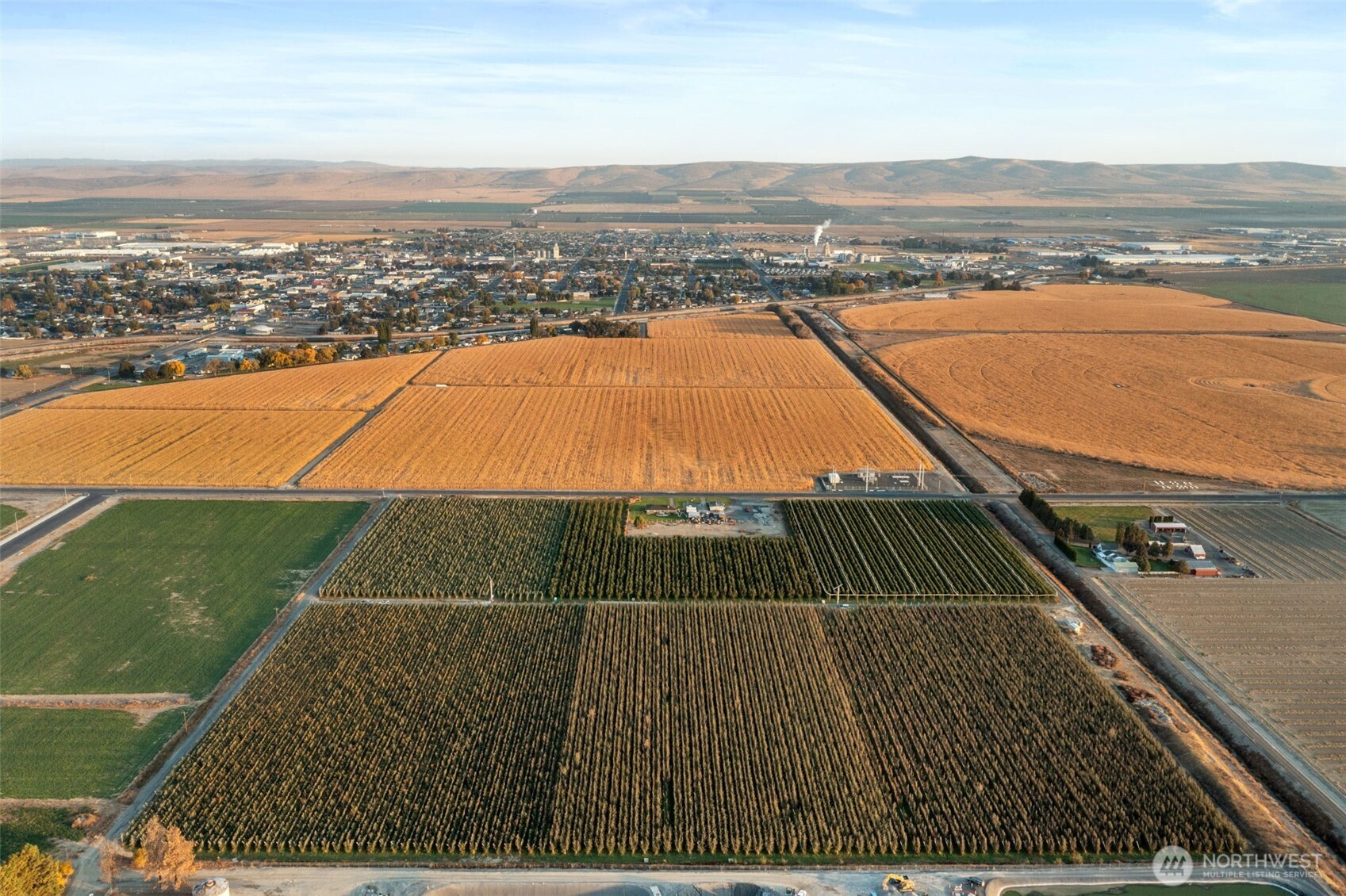 0 Road 9 Northwest Quincy, WA 98848 - Photo 2 of 12 a view of an ocean and city