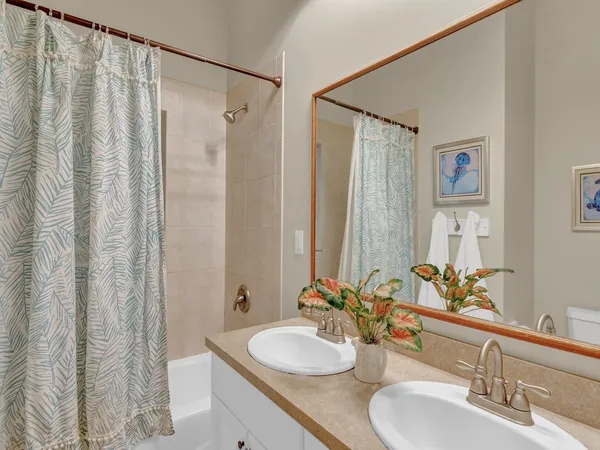 $10,000 | 2225 Seaside Street, Vero Beach, FL 32963