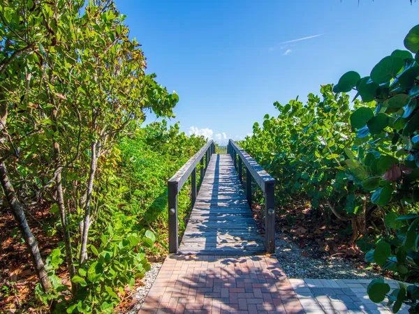 $10,000 | 2225 Seaside Street, Vero Beach, FL 32963