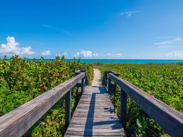 $10,000 | 2225 Seaside Street, Vero Beach, FL 32963