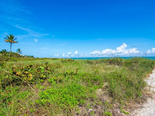 $10,000 | 2225 Seaside Street, Vero Beach, FL 32963