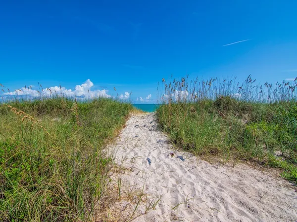 $10,000 | 2225 Seaside Street, Vero Beach, FL 32963