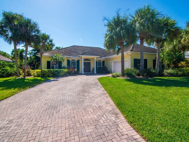 $9,000 | 2225 Seaside Street, Vero Beach, FL 32963