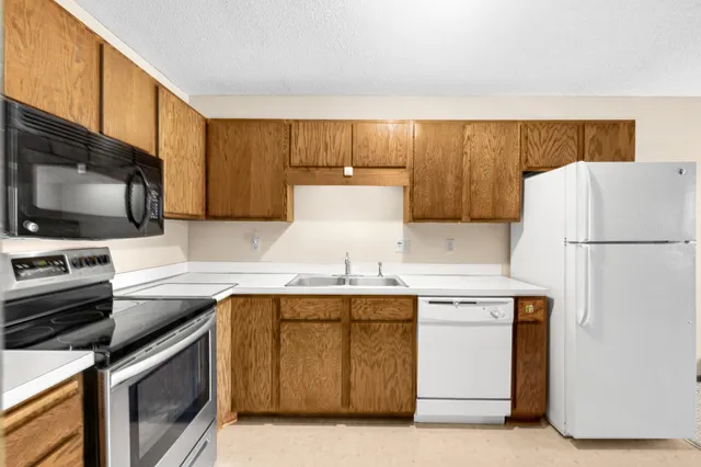 $119,900 | 4350 Trenton Lane North, Unit 309, Plymouth, MN 55442