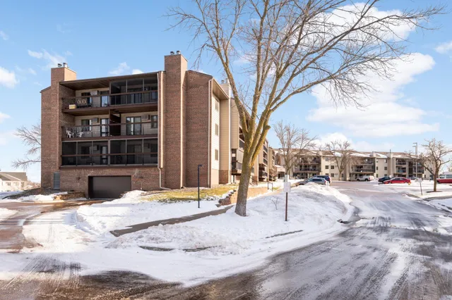 $119,900 | 4350 Trenton Lane North, Unit 309, Plymouth, MN 55442