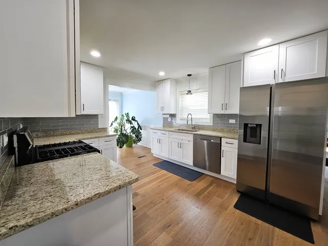 $379,900 | 820 Exmoor Road, Olympia Fields, IL 60461