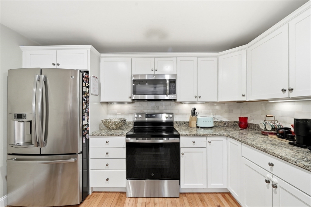 30 Webster Street, Unit 3 Needham, MA 02494 - Photo 18 of 38