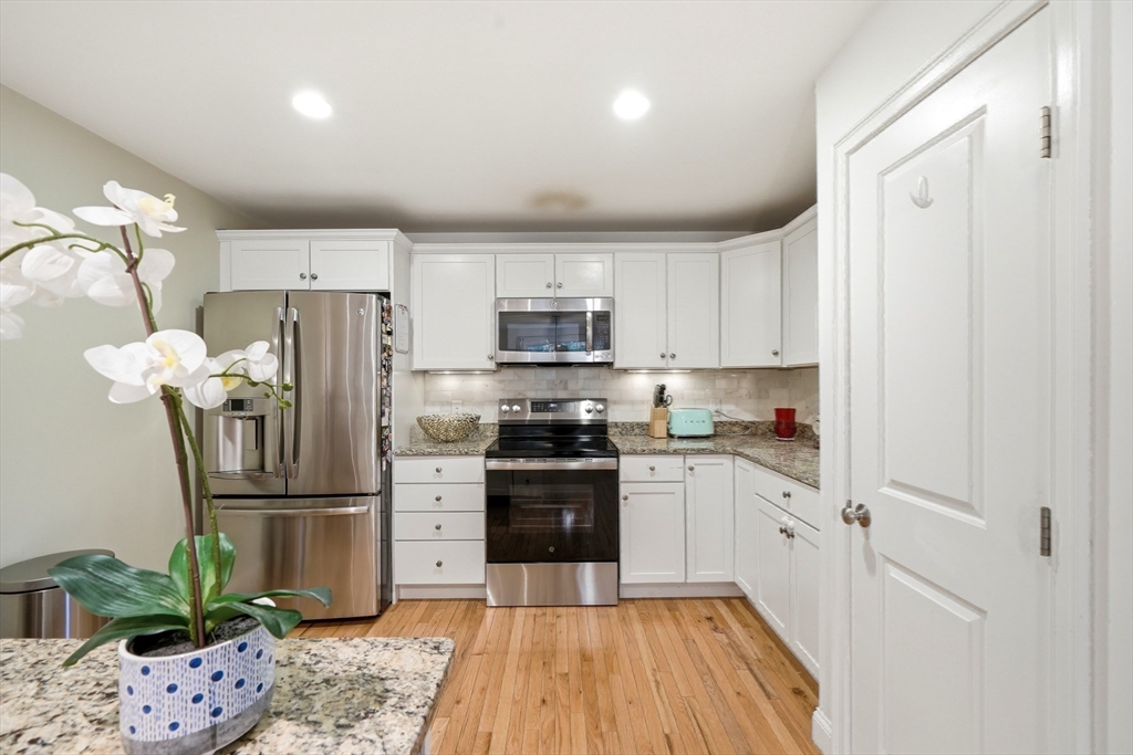 30 Webster Street, Unit 3 Needham, MA 02494 - Photo 6 of 38