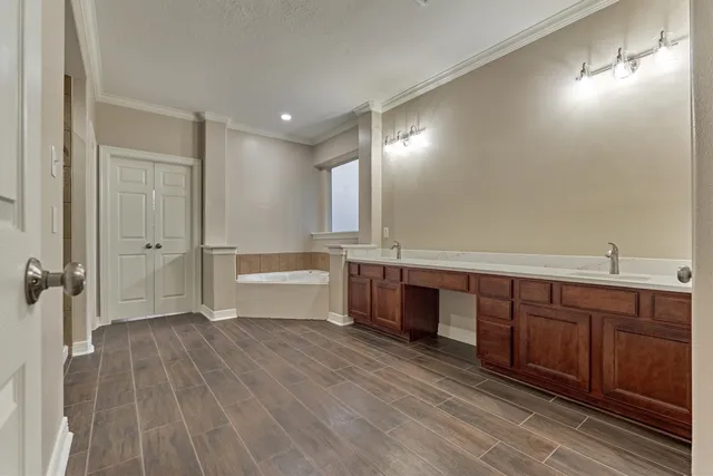 $670,000 | 2311 Legends Peak Drive, Spring, TX 77386