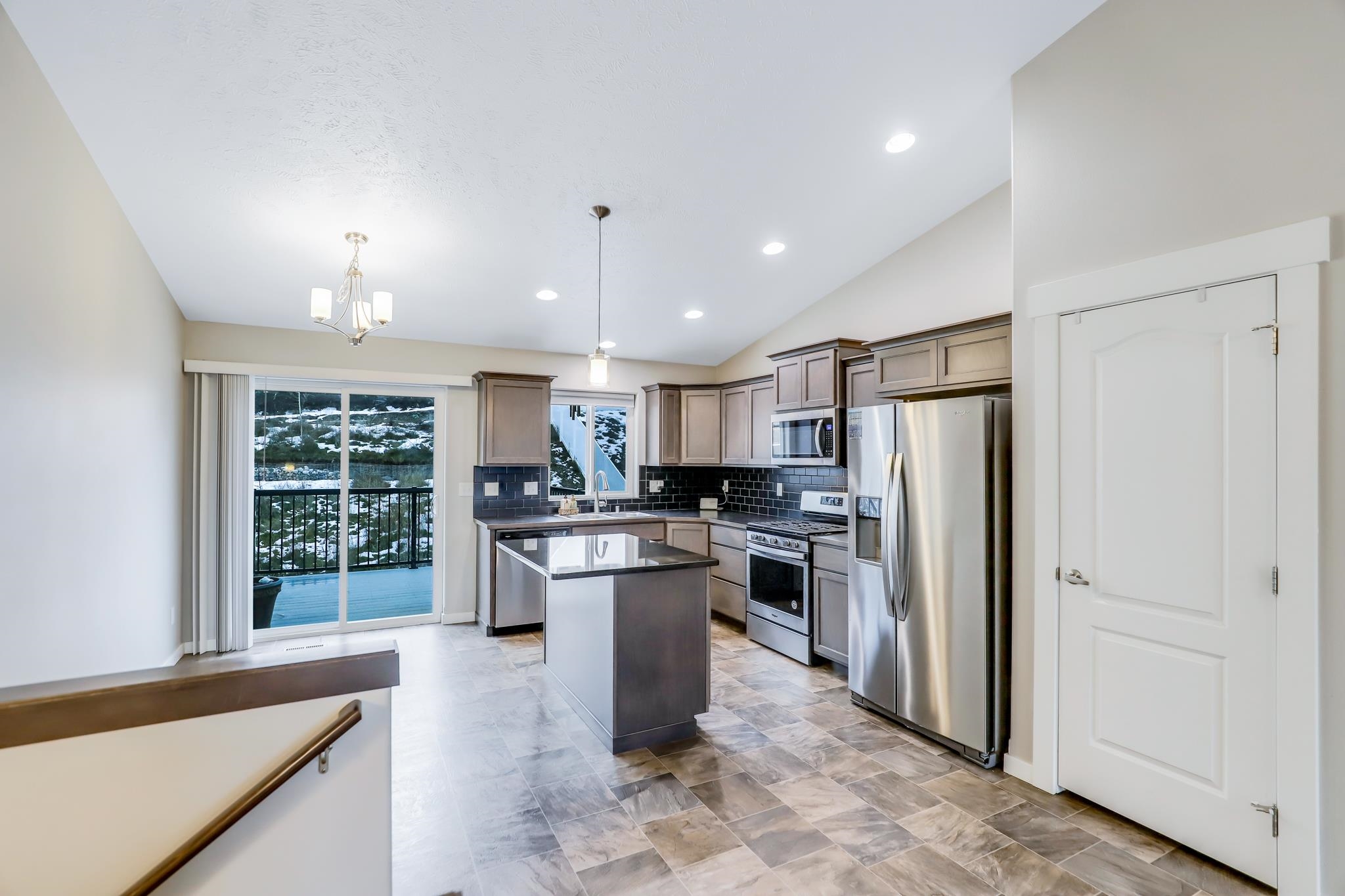 18206 Selkirk Estates Road Greenacres, WA 99016 - Photo 6 of 45 Gallery Image 6