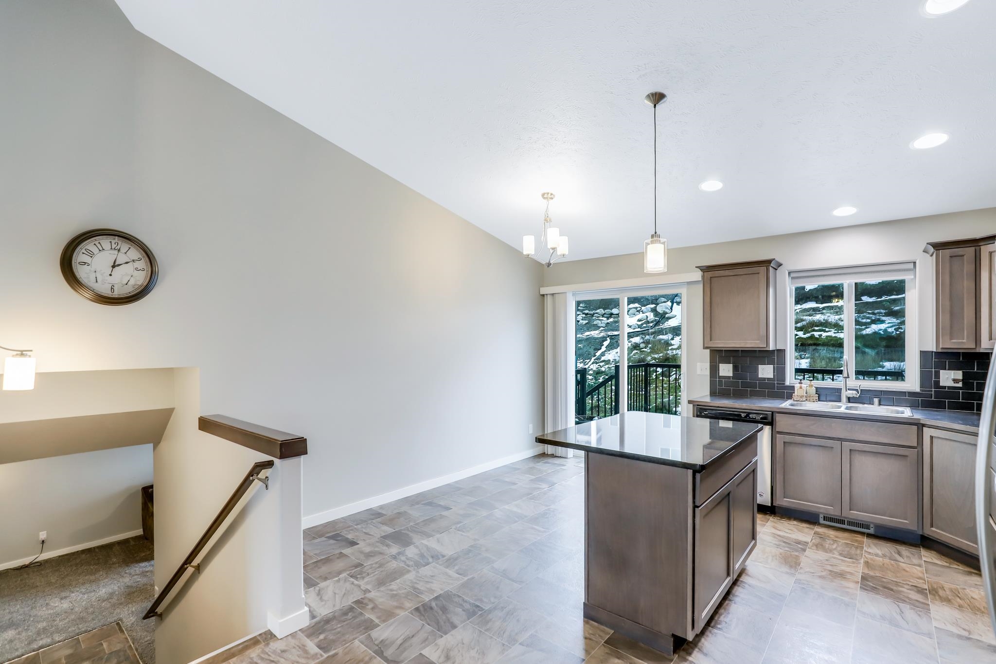 18206 Selkirk Estates Road Greenacres, WA 99016 - Photo 7 of 45 Gallery Image 7