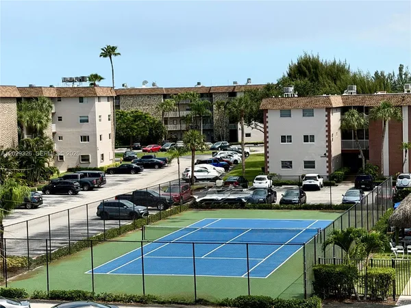 $1,800 | 8101 Southwest 24th Court, Unit 405, Davie, FL 33324
