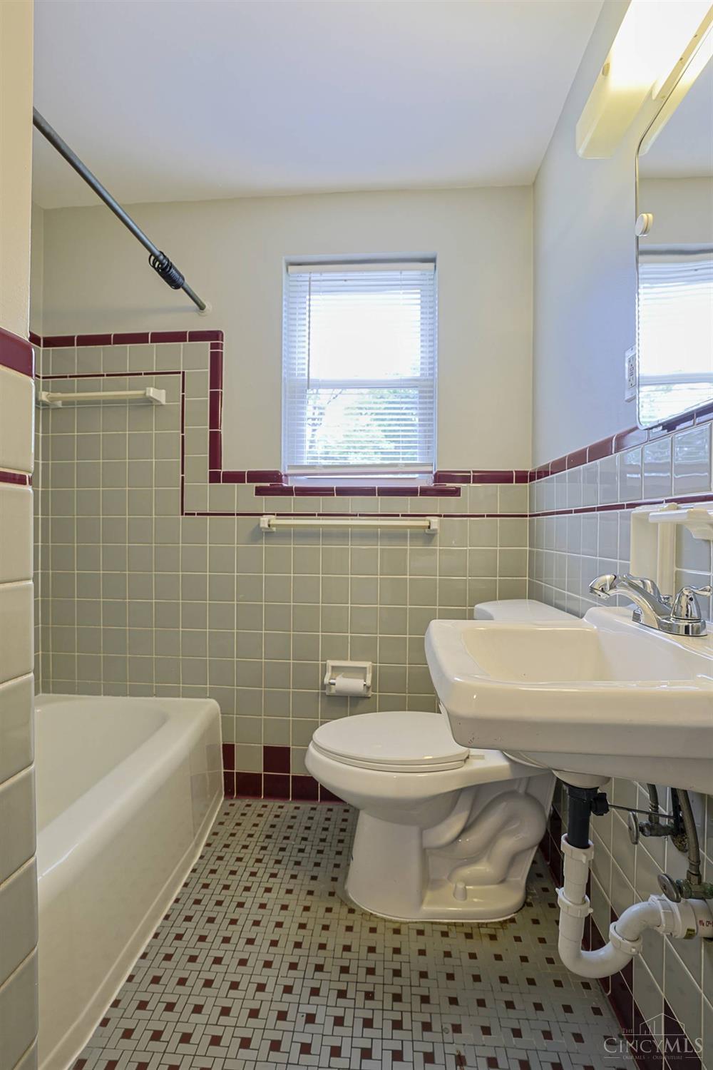 6800 Cheviot Road Cincinnati, OH 45247 - Photo 26 of 35