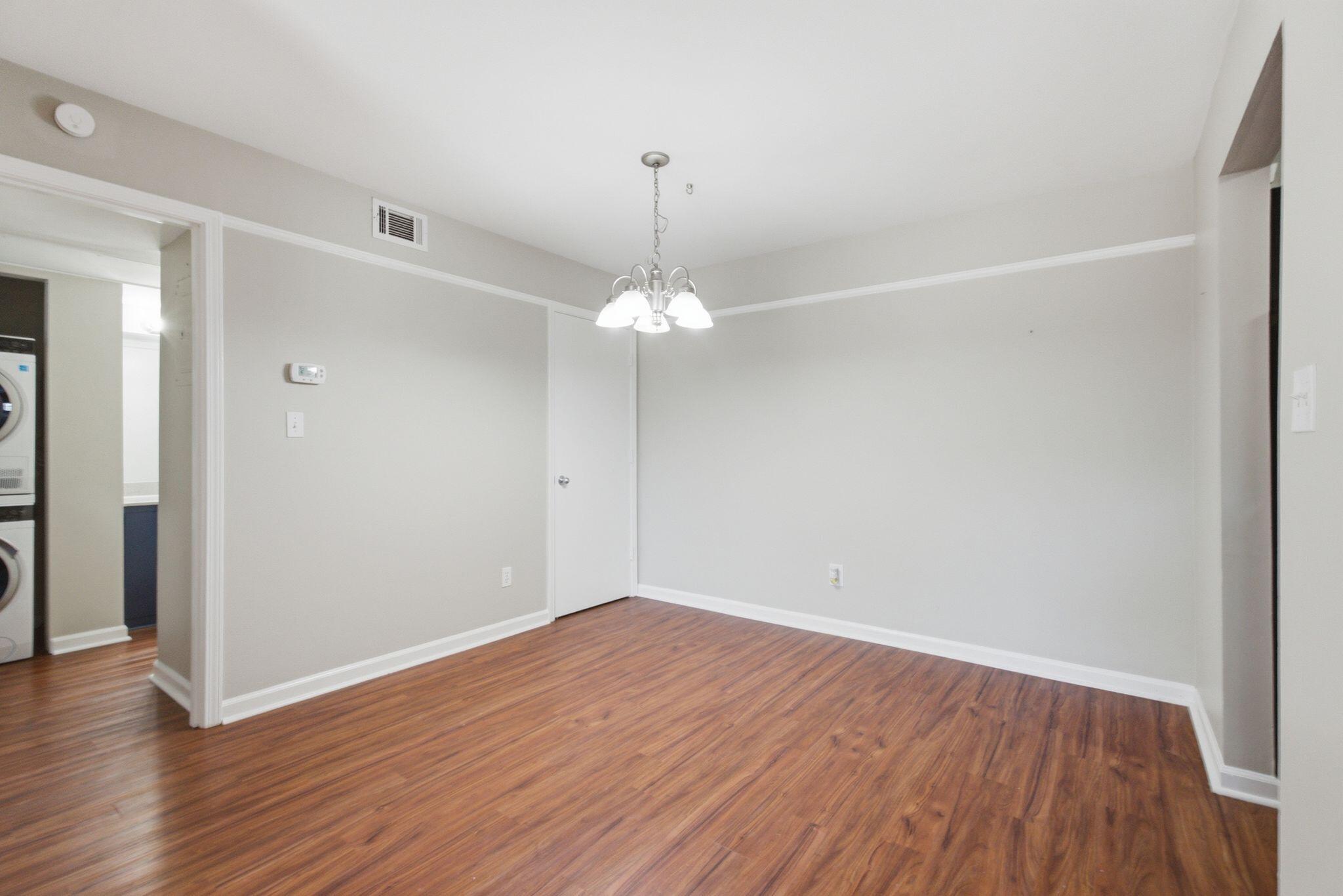 1092 Armstrong Mill Road, Unit B Lexington, KY 40517 - Photo 11 of 28 Dining Area