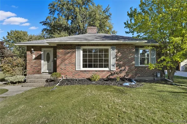 $260,000 | 131 Colvinhurst Drive, Tonawanda, NY 14223