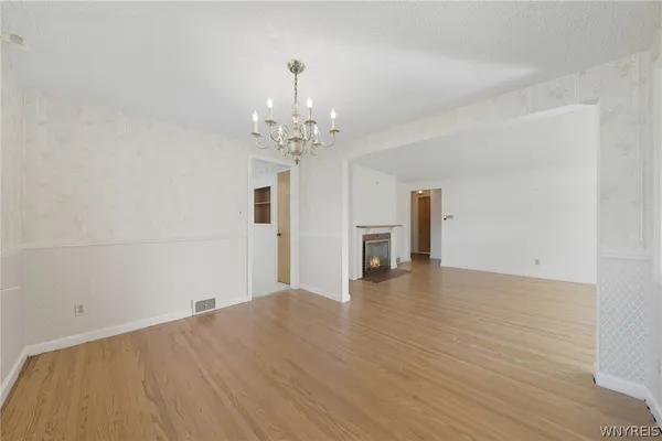 $260,000 | 131 Colvinhurst Drive, Tonawanda, NY 14223