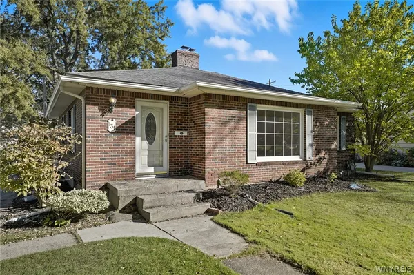 $260,000 | 131 Colvinhurst Drive, Tonawanda, NY 14223