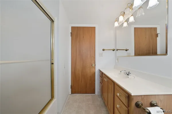 $260,000 | 131 Colvinhurst Drive, Tonawanda, NY 14223