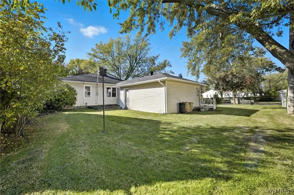 $260,000 | 131 Colvinhurst Drive, Tonawanda, NY 14223