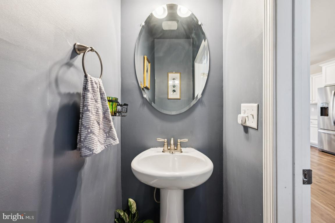 65 Morley Boulevard Medford, NJ 08055 - Photo 11 of 31 Guest Bathroom!