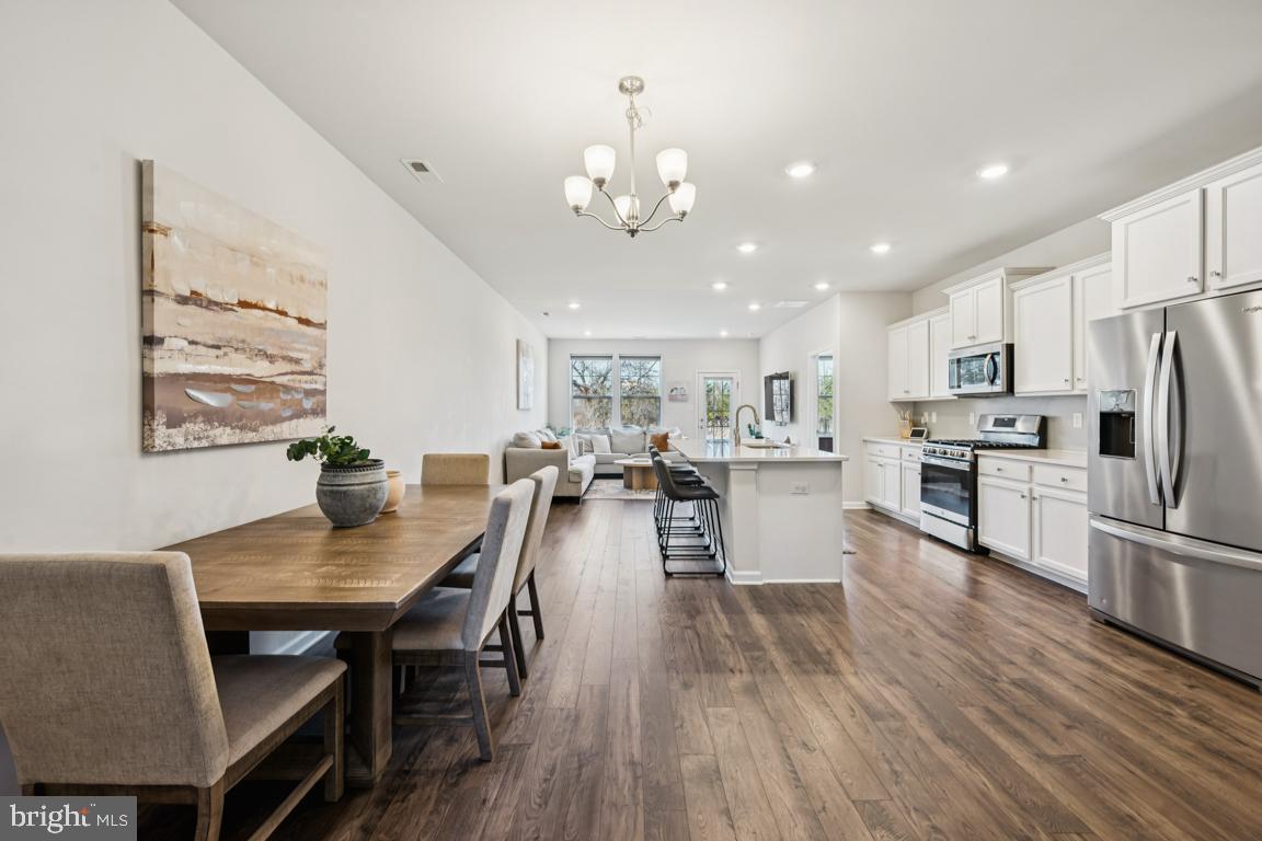 65 Morley Boulevard Medford, NJ 08055 - Photo 5 of 31 Fantastic Open Concept Living!