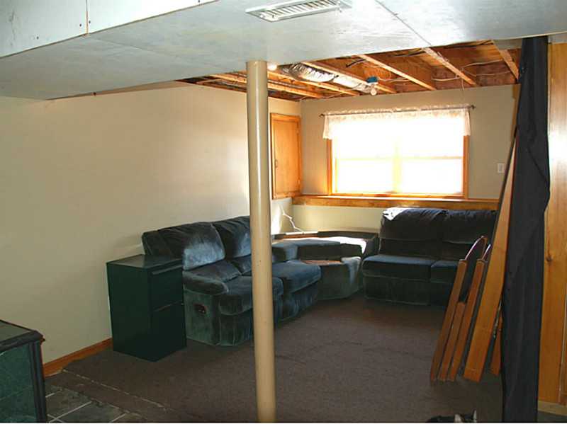 285 Old Rockville Road Hopkinton, RI 02833 - Photo 9 of 16 Den/Family/Great Room.