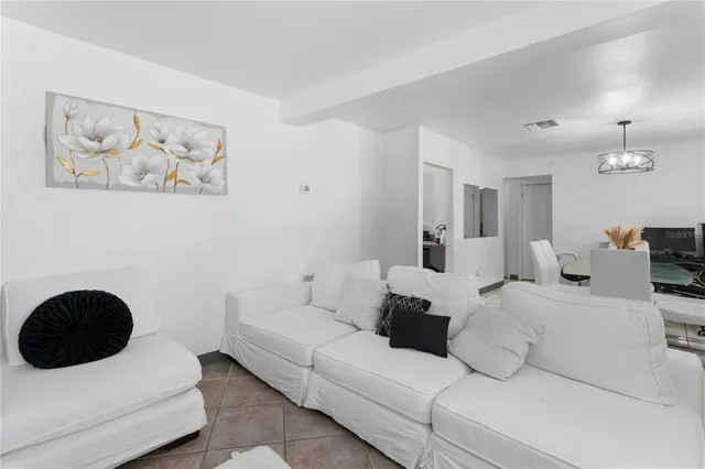 $1,850 | 487 89th Avenue North, Unit 2, St. Petersburg, FL 33702