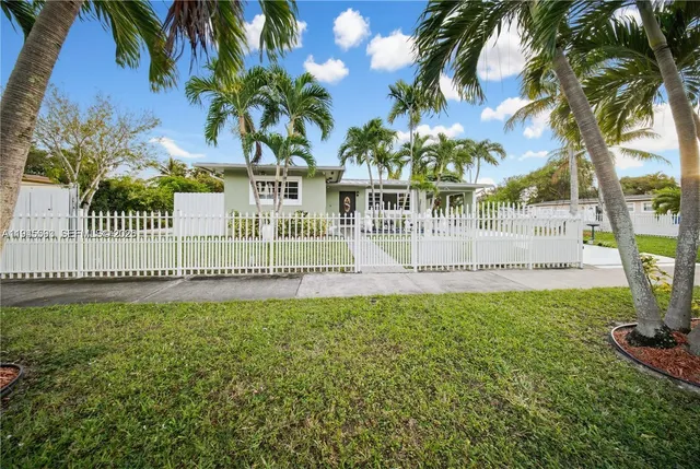 $699,000 | 300 Northeast 175th Street, North Miami Beach, FL 33162