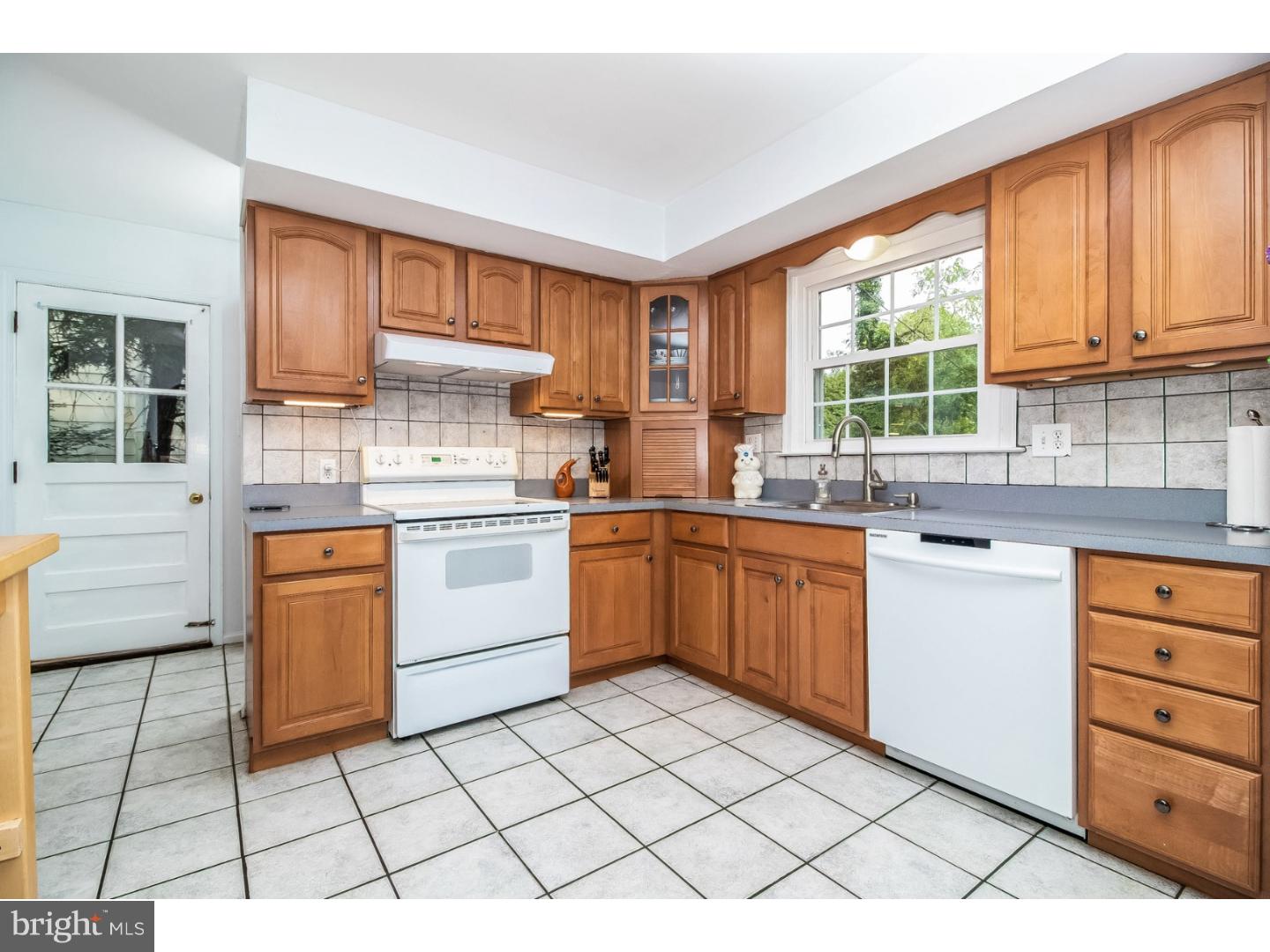 39 Preston Road Media, PA 19063 - Photo 8 of 25 Kitchen