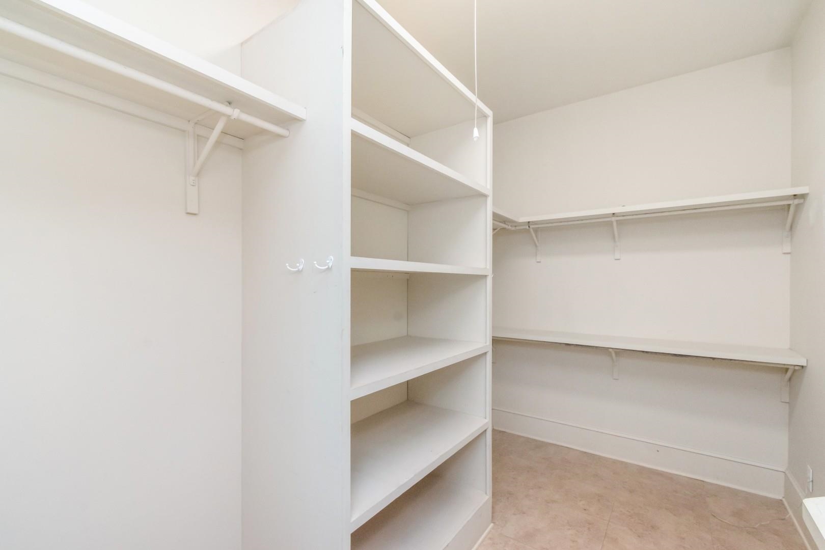 890 Randall Avenue Daphne, AL 36526 - Photo 22 of 47 Walk In Closets